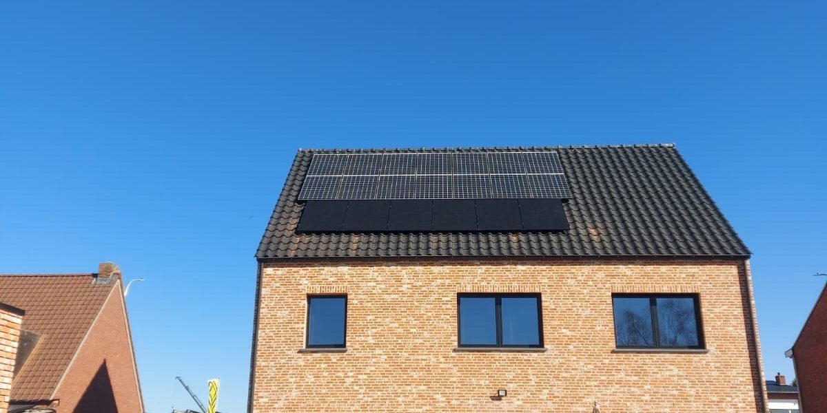 Uitbreiding van 6 zonnepanelen- pannen dak